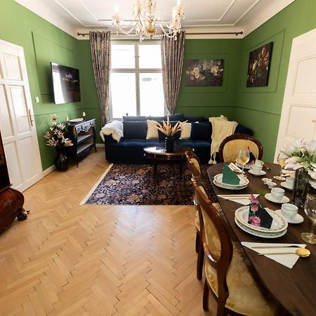 New, Stylish And Spacious Apartment Bratislava Luaran gambar