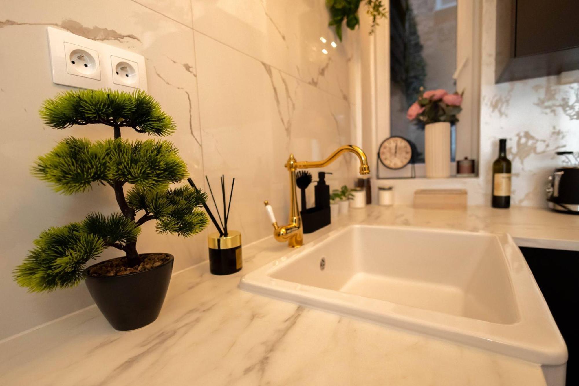 New, Stylish And Spacious Apartment Bratislava Luaran gambar